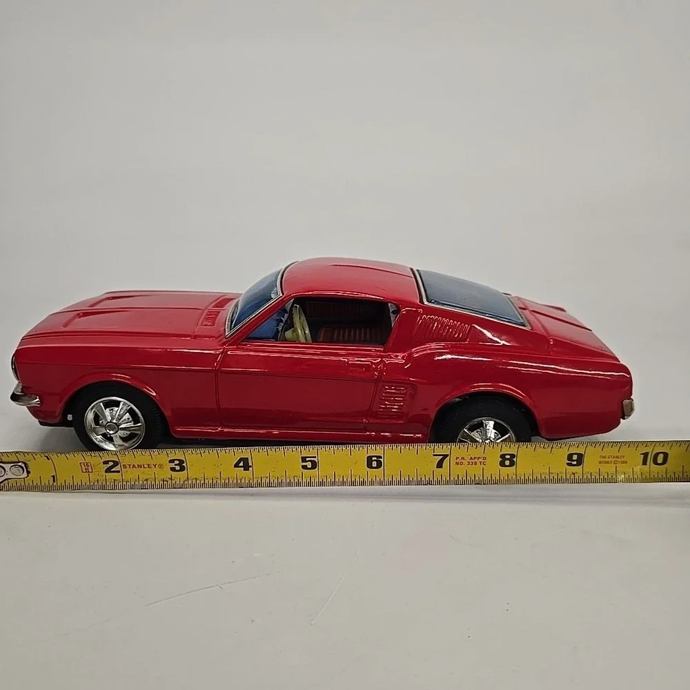 VINTAGE JAPAN TAIYO BUMP' N GO TIN FORD‎ MUSTANG BATTERY OP WORKS